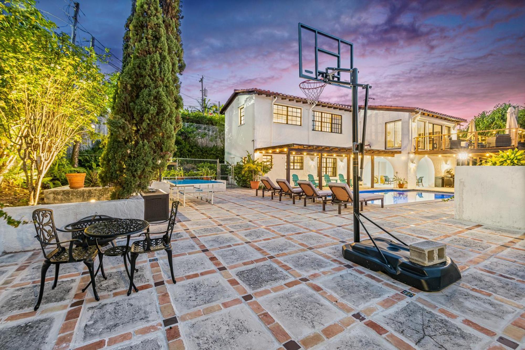 Villa Azure Vista *